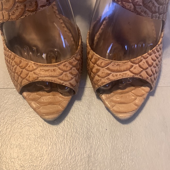 La Fenice Venezia Women's Brown Reptile Print Heelede Peep Toe Sandals Size 8.5 - Picture 10 of 15